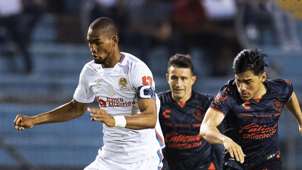 Olimpia goleó 4-1 al Atlas en la ida de los octavos de final de la Concacaf